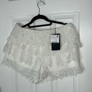 Zara Women Lace with liner Dressy Short in White